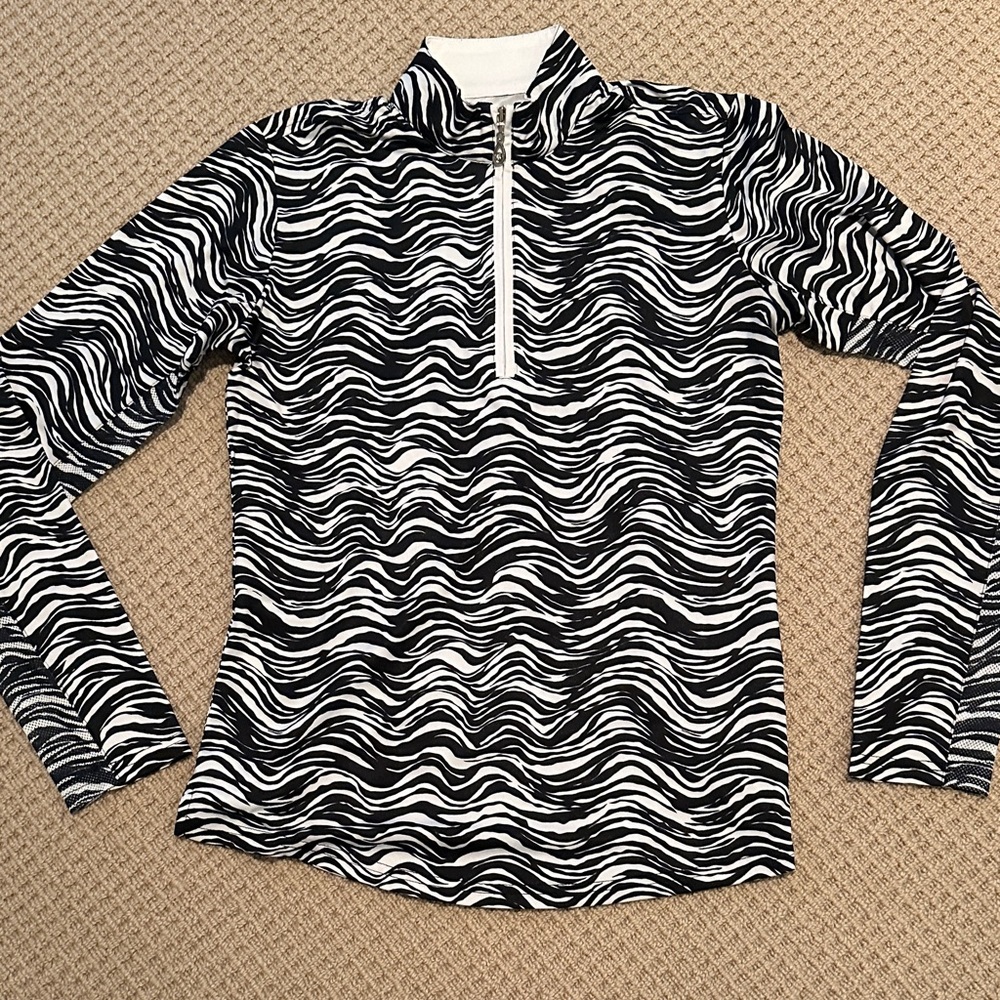 Black and White Patterned Women's Top